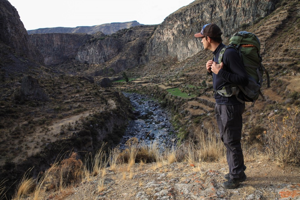 Revisión de las botas de montaƱa lowa tiago gtx mid para hombre: el crĆtico principal ross robinson se sumerge en las vistas obtenidas mientras...