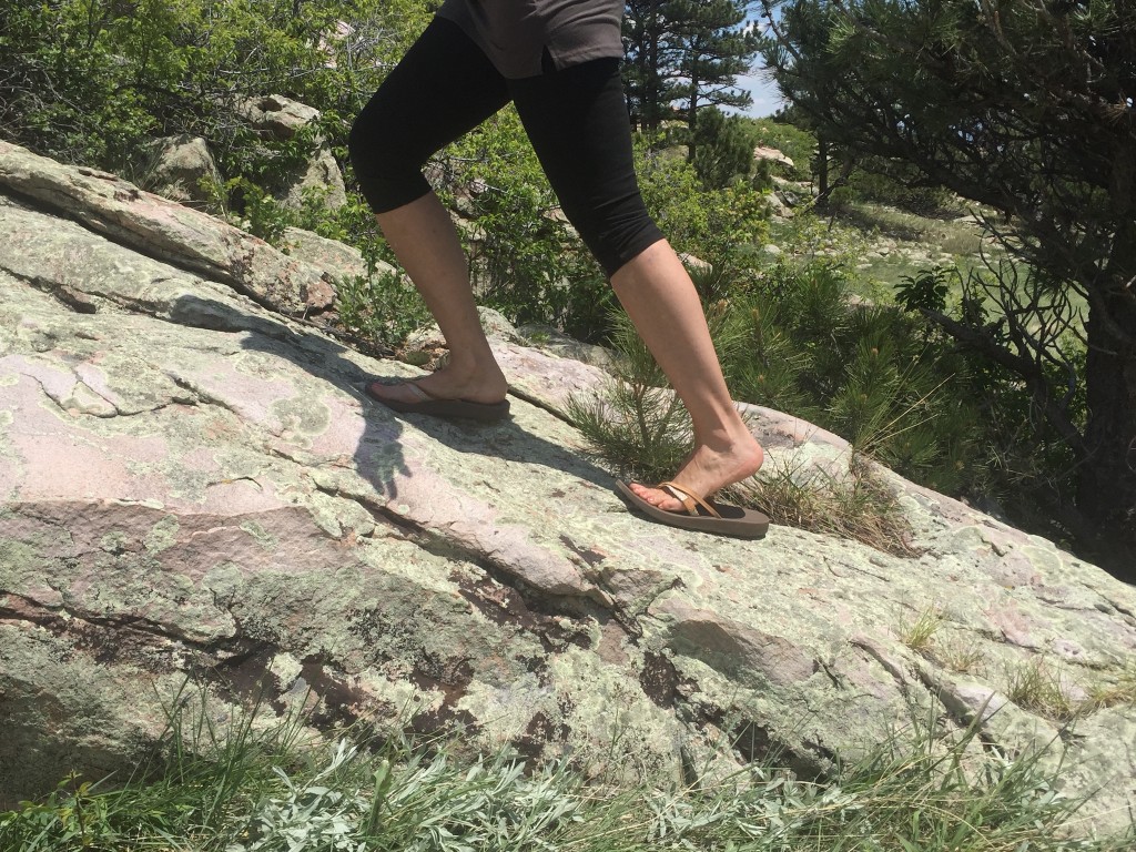 Revisión de las chanclas teva azure de 2 correas para mujer: estas chanclas estÔn bien para caminatas sencillas para principiantes, pero son mÔs...