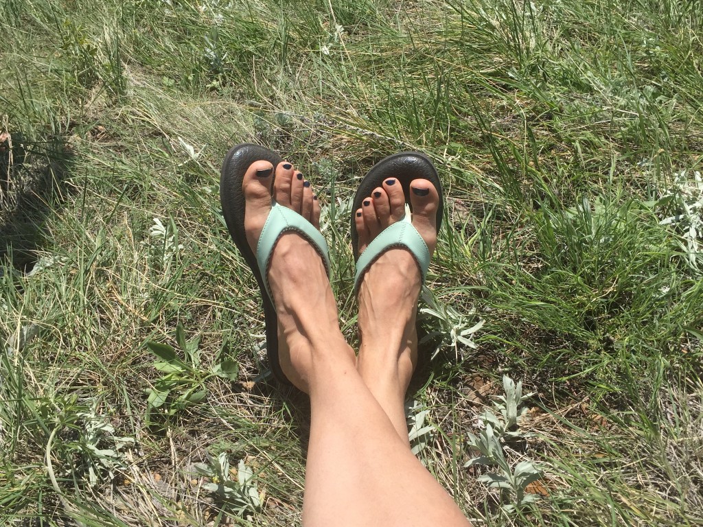 Revisión de chanclas sanuk yoga chakra para mujer: el yoga chakra es como unas vacaciones acolchadas para los pies, lujosas y...