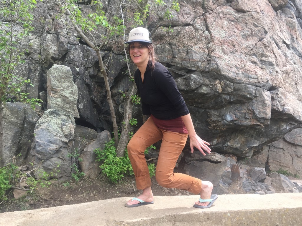 Revisión de chanclas sanuk yoga chakra para mujer: lo único verdaderamente elegante en esta foto son esas bonitas rocas en...