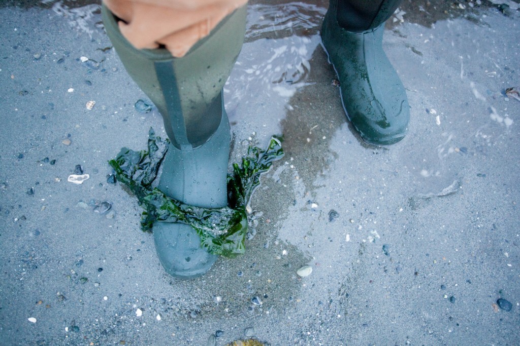 Revisión original de las botas de lluvia Edgewater II de Muck Boot Company: nos preocupaba que el neopreno de estas botas pudiera filtrarse en nuestro...