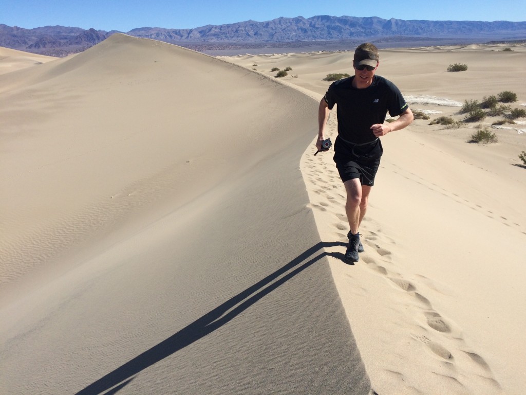 Revisión de calcetines para correr stance appalachian qtr: corriendo por las dunas de arena en el parque nacional del Valle de la Muerte, llegamos a...