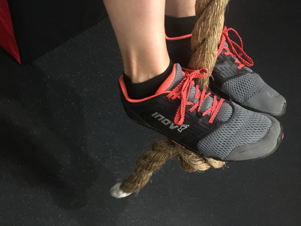 Revisión de zapatos descalzos inov-8 bare-xf 210 v2 para mujer: disfrutamos del calzado desnudo de inov-8 para una amplia gama de entrenamientos en el gimnasio.