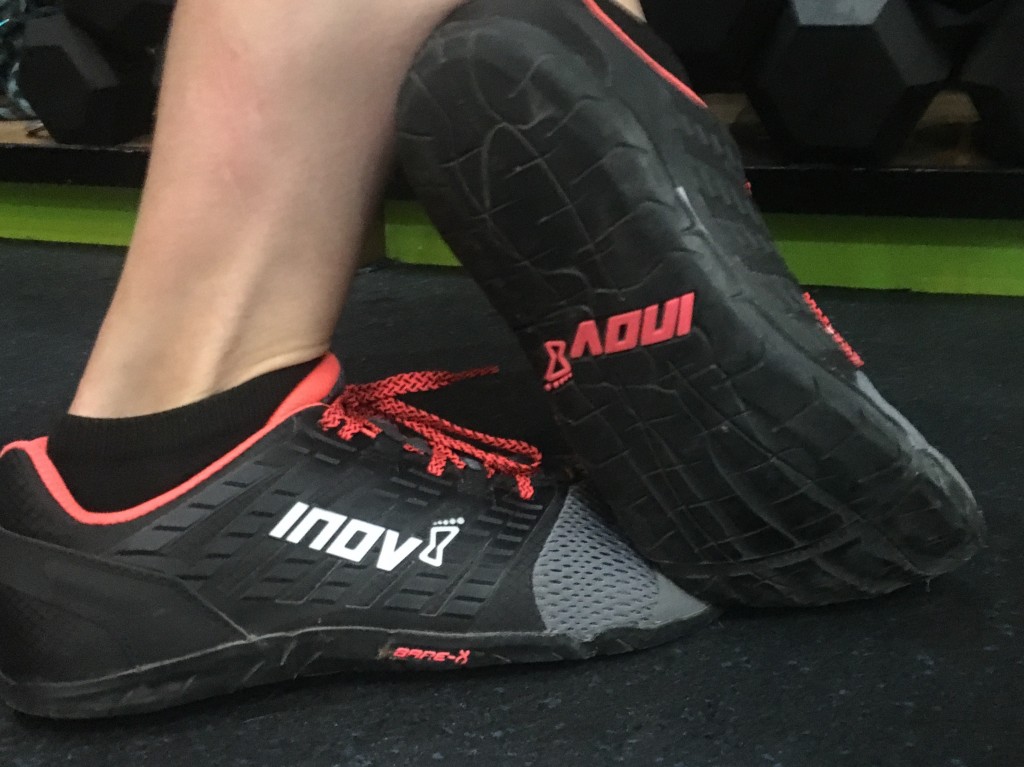 Revisión de zapatos descalzos inov-8 bare-xf 210 v2 para mujer: la banda de rodadura de los zapatos desnudos inov-8 estÔ optimizada para el entrenamiento cruzado...
