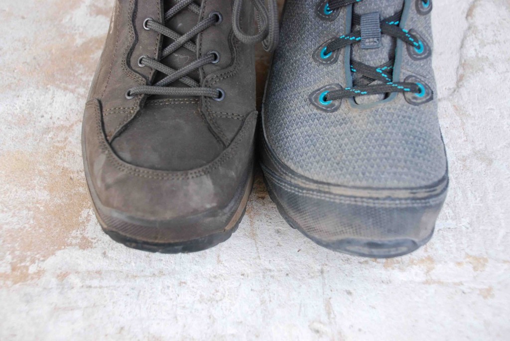 Revisión de zapatos de senderismo ahnu sugarpine ii wp para mujer: el lowe renegade (izquierda) es un par duradero totalmente de cuero. la mayorĆa...