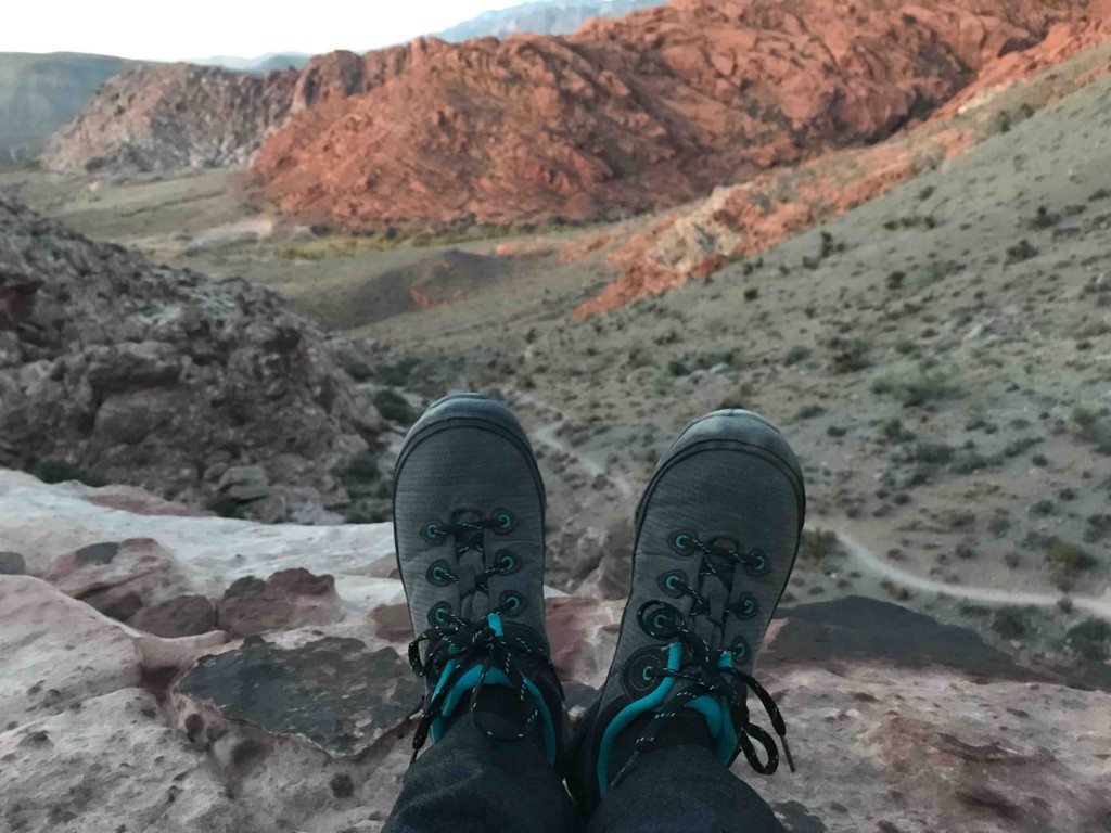 Revisión de zapatos de senderismo ahnu sugarpine ii wp para mujer: este par liviano no te pesarÔ, pero no son adecuados...