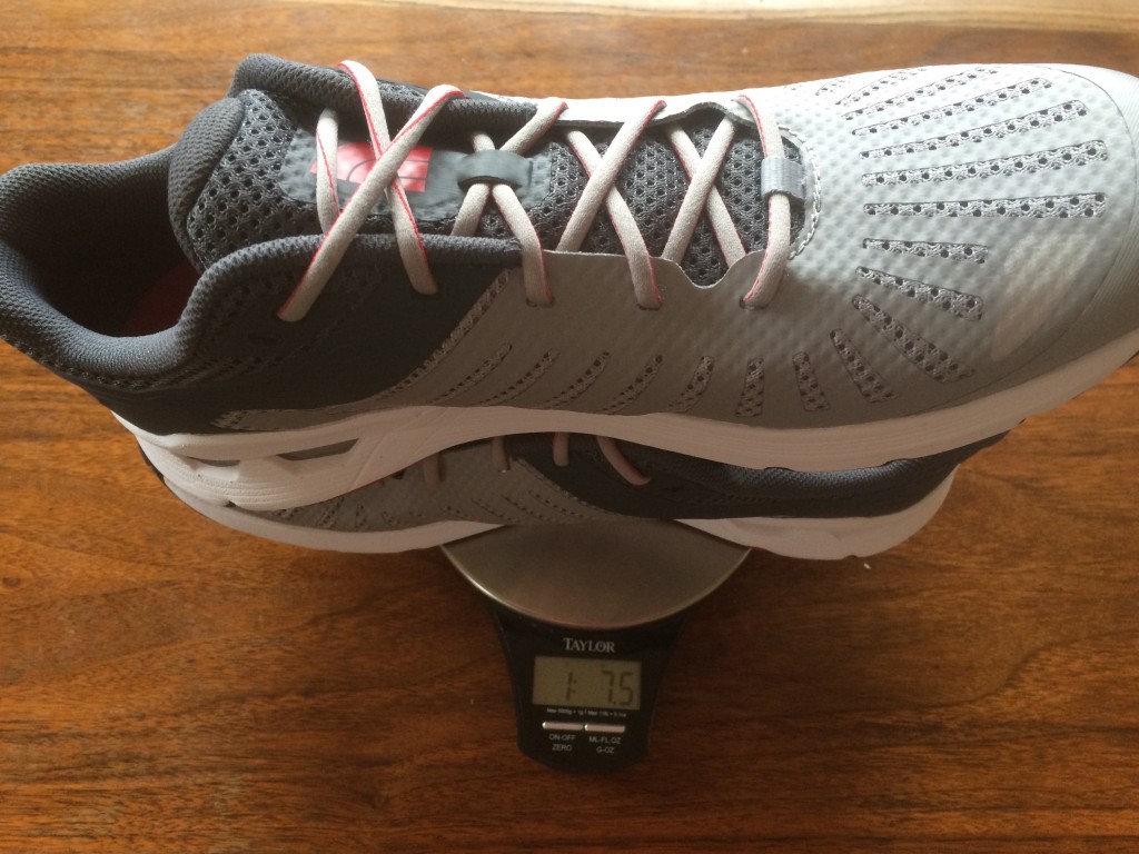 Revisión de las zapatillas de trail running North Face Ampezzo para hombre: estas zapatillas son sorprendentemente pesadas considerando que no...