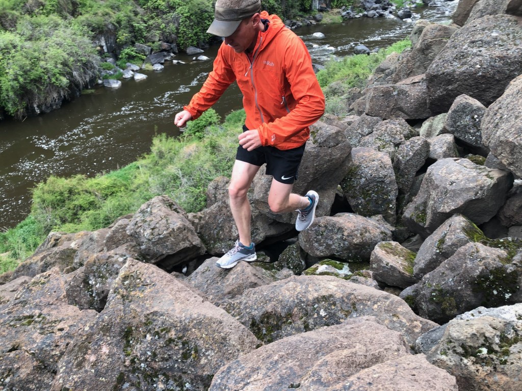 Revisión de las zapatillas de trail running North Face Ampezzo para hombre: la amortiguación de espuma bajo los pies permite mucha sensación al hacer su...
