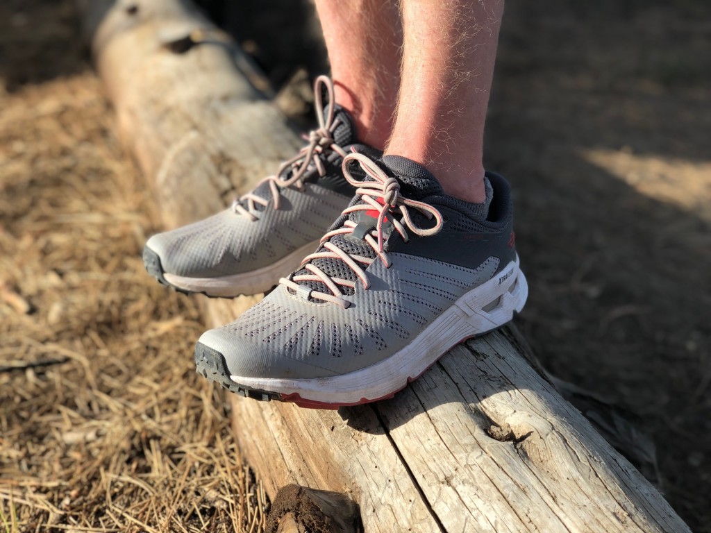 Revisión de las zapatillas de trail running The North Face Ampezzo para hombre: The North Face Ampezzo son unas zapatillas de trail running de diseño sencillo que...