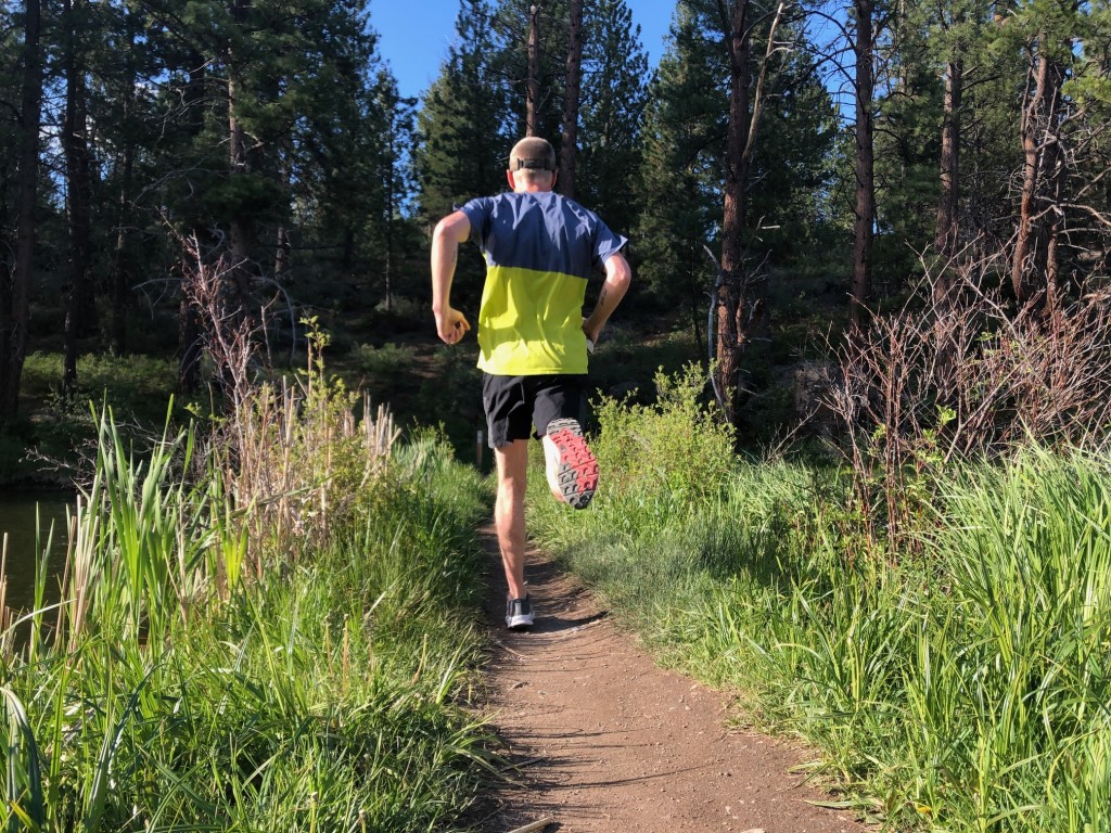 Revisión de las zapatillas de trail running North Face Ampezzo para hombre: la tracción de esta zapatilla es menos agresiva que la de muchas otras que...