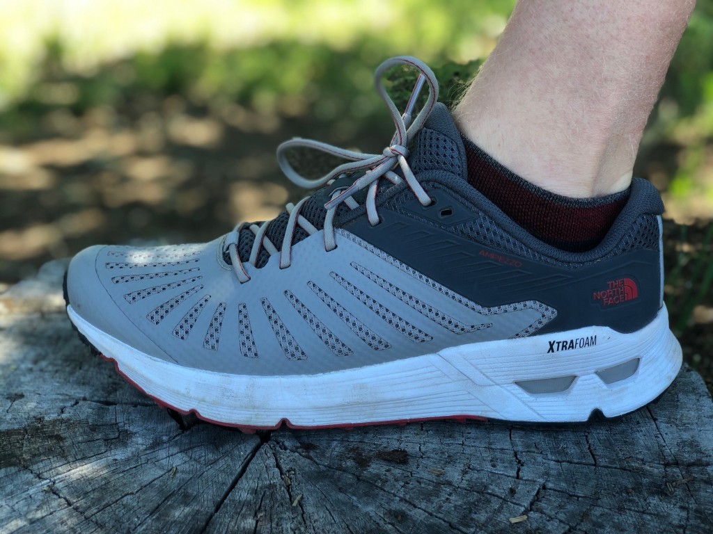 Revisión de las zapatillas de trail running The North Face Ampezzo para hombre: la protección de esta zapatilla viene en forma de una capa extra gruesa...