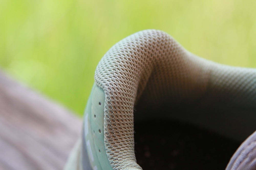 Revisión de zapatillas de trail running scarpa spin ultra para mujer: el material que recubre el zapato es suave y un poco lujoso, lo que agrega...