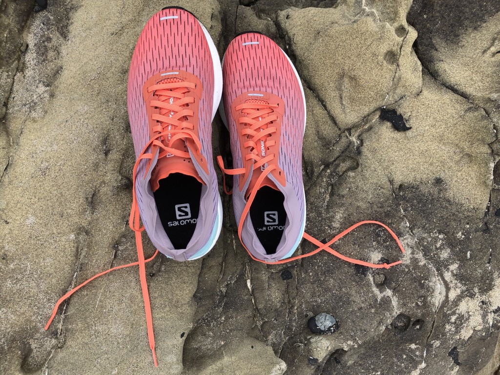 Revisión de zapatillas para correr Salomon Sonic 3 Acelerar para mujer: estas zapatillas son tan livianas que la brisa que viene del ocĆ©ano podrĆa...