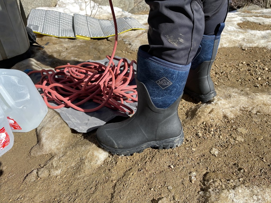 Muck Boot Arctic Sport II botas de lluvia medias para mujer: perfectas para la base helada de un risco de escalada mientras esperas...