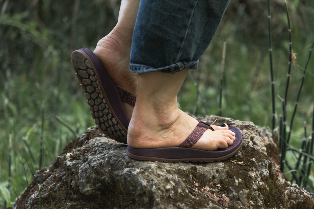 Revisión de chanclas Chaco Lowdown para mujer: las chanclas Lowdown funcionan muy bien en terrenos moderados.