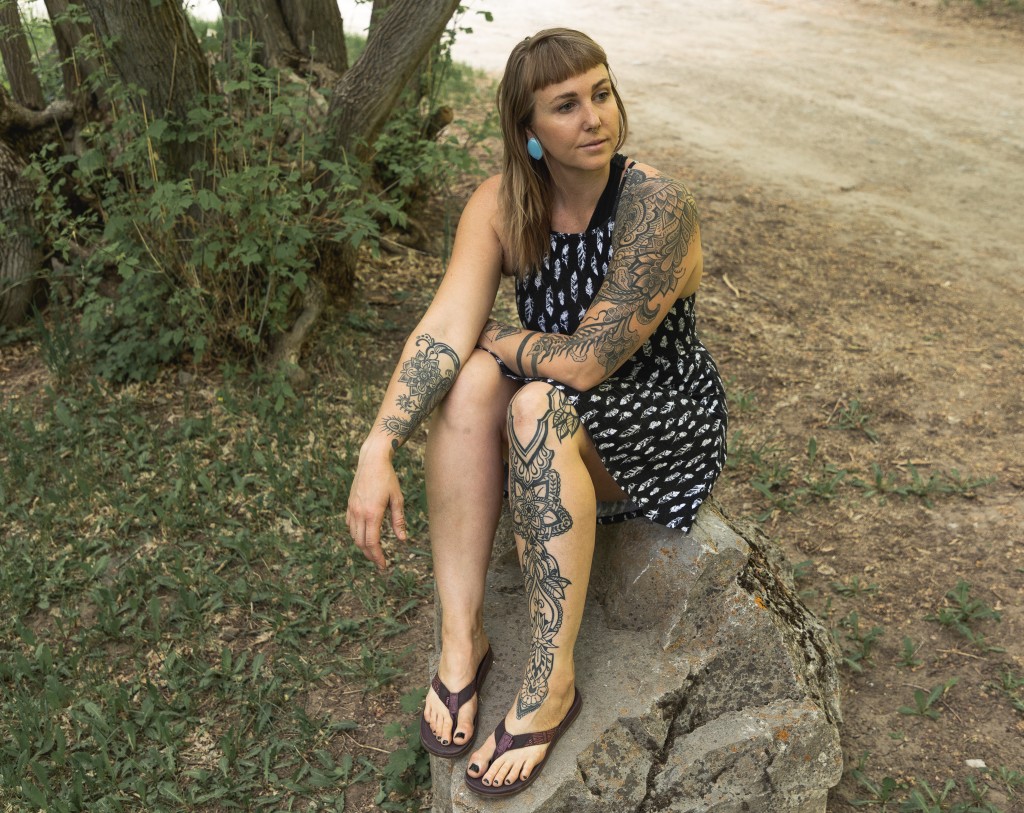 Revisión de chanclas Chaco Lowdown para mujer: para la chica deportiva y la vestimenta informal adecuadas, estas chanclas funcionan bien.