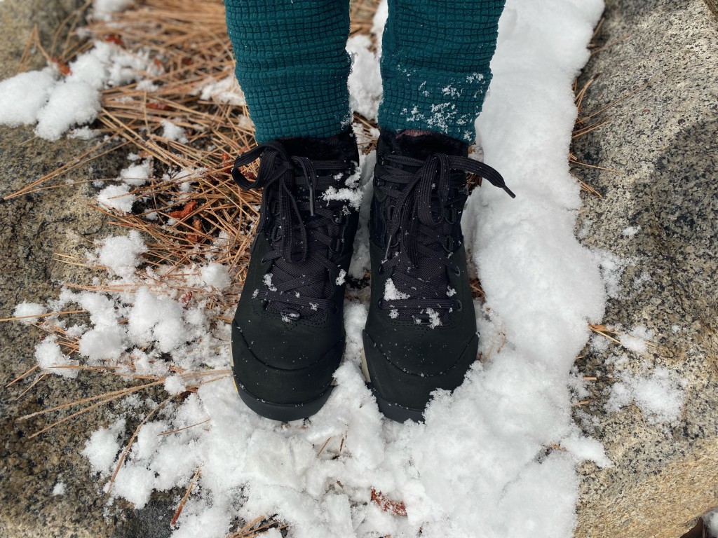 Revisión de botas de invierno con aislamiento medio de Danner Consultar para mujer: pisoteamos y raspamos estas botas sobre rocas, Ôrboles y otros...