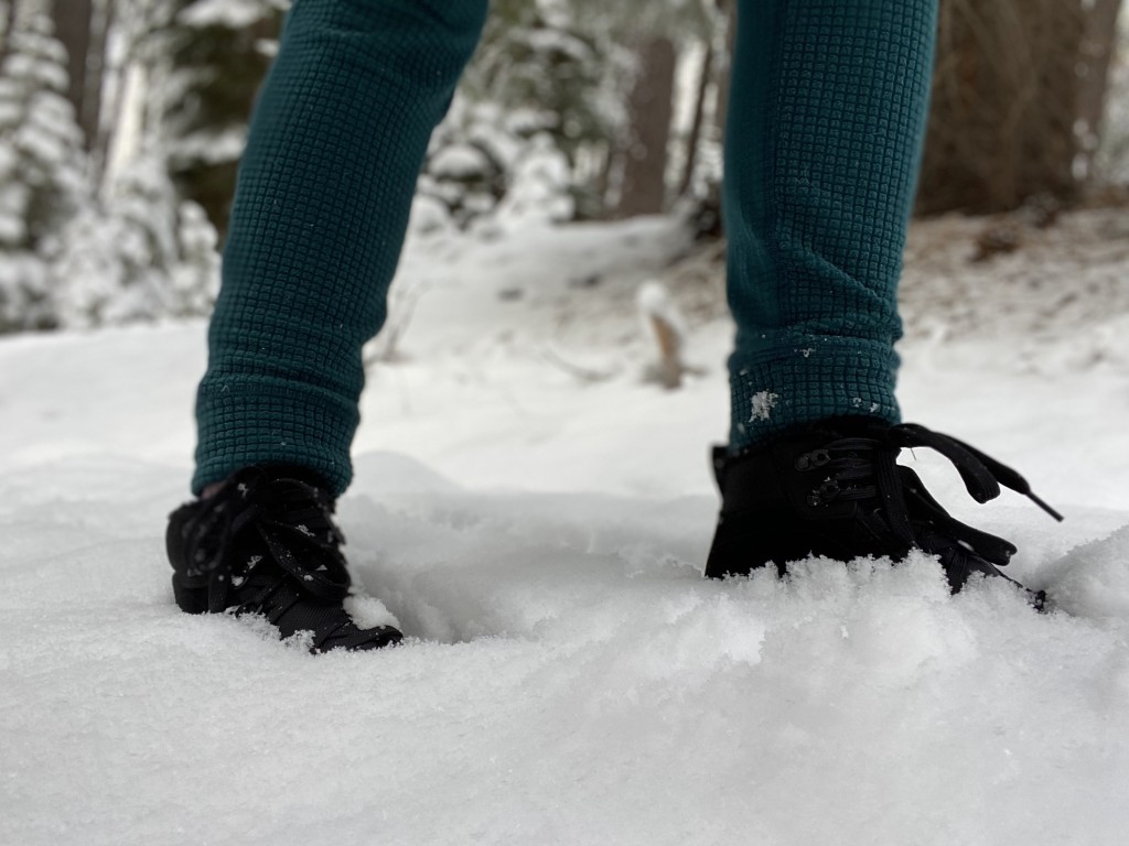 Revisión de botas de invierno con aislamiento medio de Danner Consultar: el exterior impermeable absorbe la nieve bastante bien, pero el tobillo...