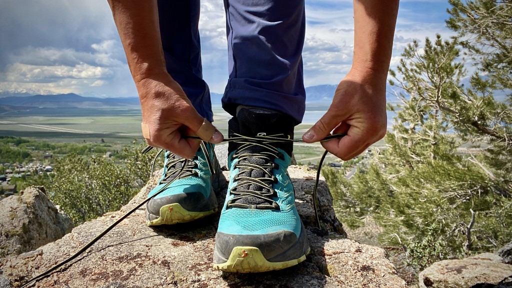Revisión de botas de montaña scarpa rush 2 mid gtx para mujer: si el gancho de metal único no proporciona suficiente soporte para el tobillo,...