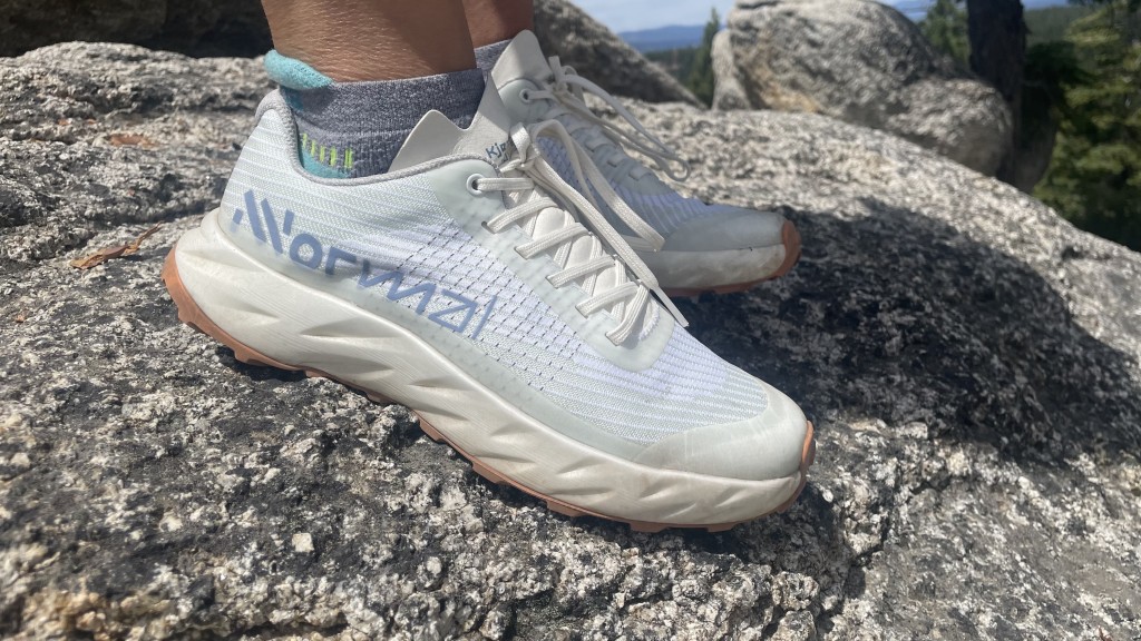 Revisión de zapatillas de trail running kjerag nnormal para mujer: la pila del kjerag no es muy alta, por lo que sin una placa de roca y...