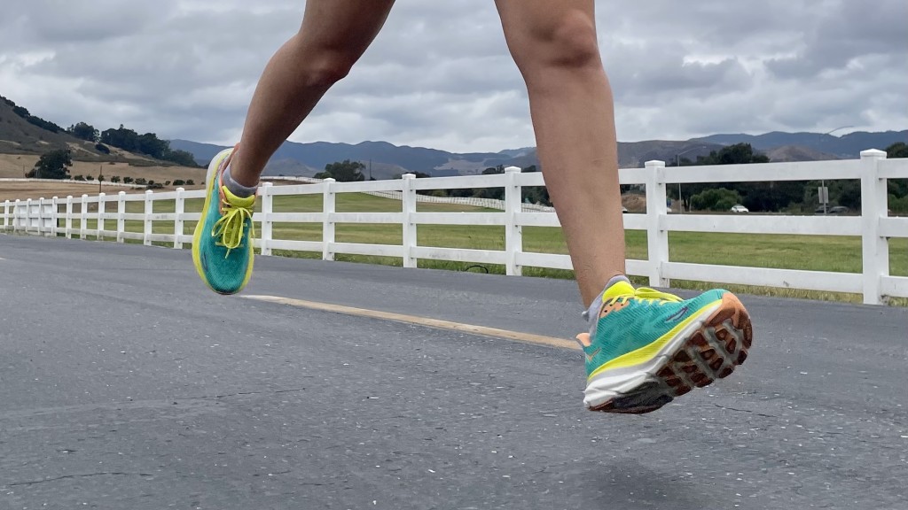 Revisión de zapatillas para correr hoka clifton 9 para mujer: con gran estabilidad, un poco de energĆa receptiva y excelente bajo los pies...