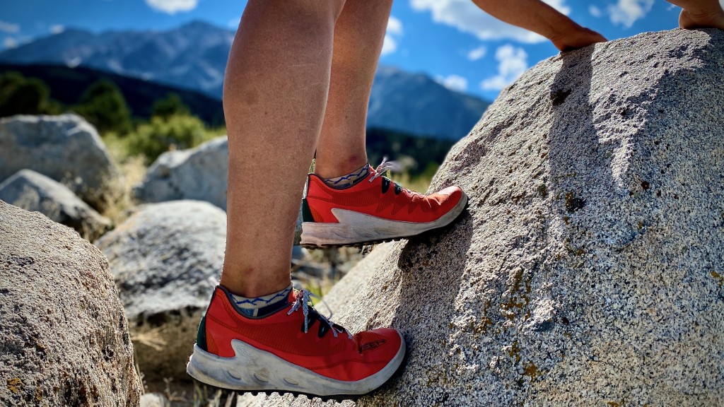 Revisión de zapatos para caminar zionic speed para mujer: el zionic speed es una excelente opción para aquellos que buscan un peso ligero...