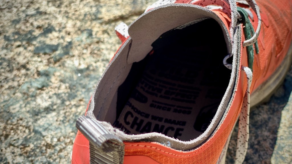 Revisión de los zapatos para caminar zionic speed para mujer, aunque el diseño minimalista muestra un acolchado limitado a cambio...