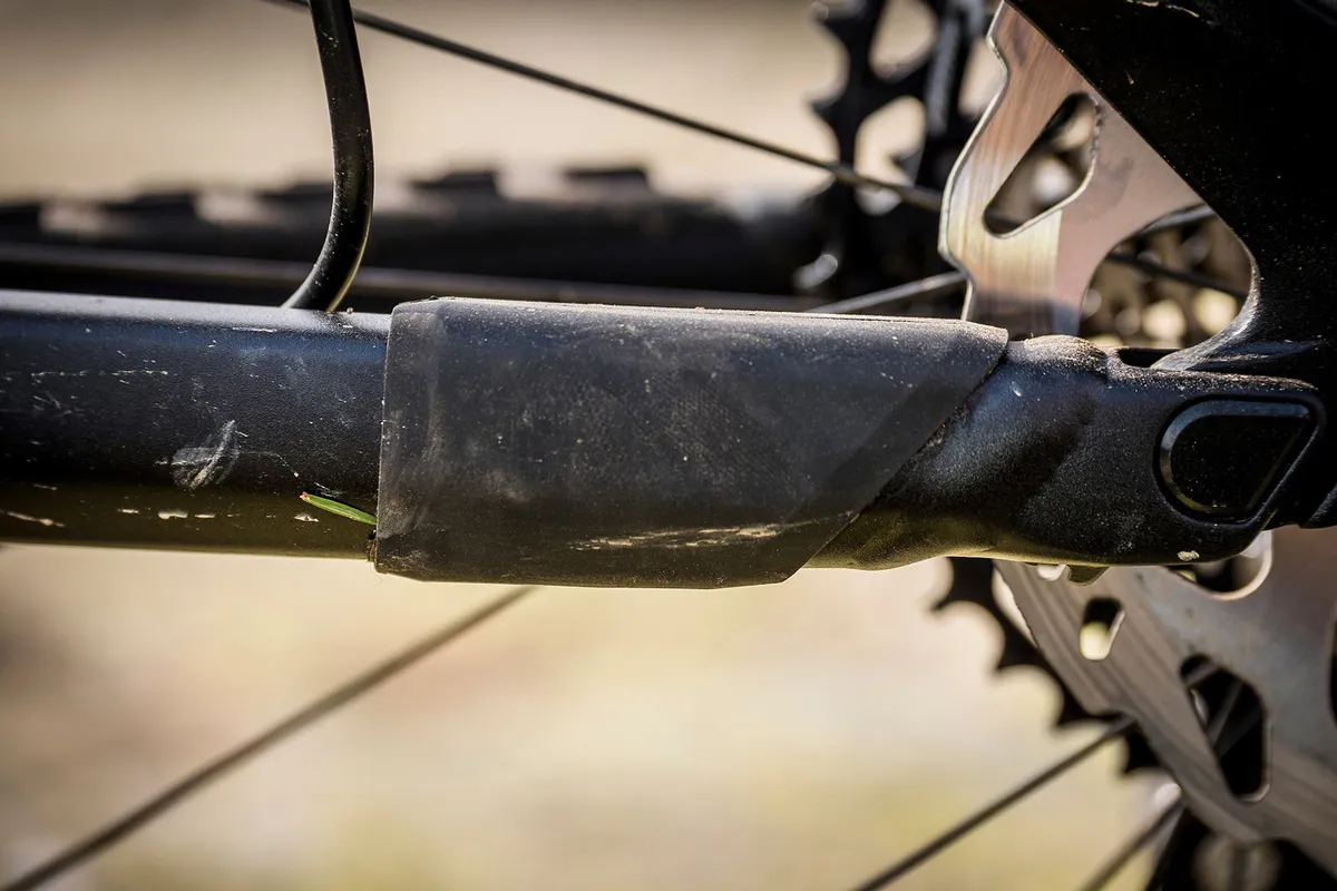 Protección de goma en la vaina de la bicicleta de montaña doble suspensión Cube Stereo 170 SL 29