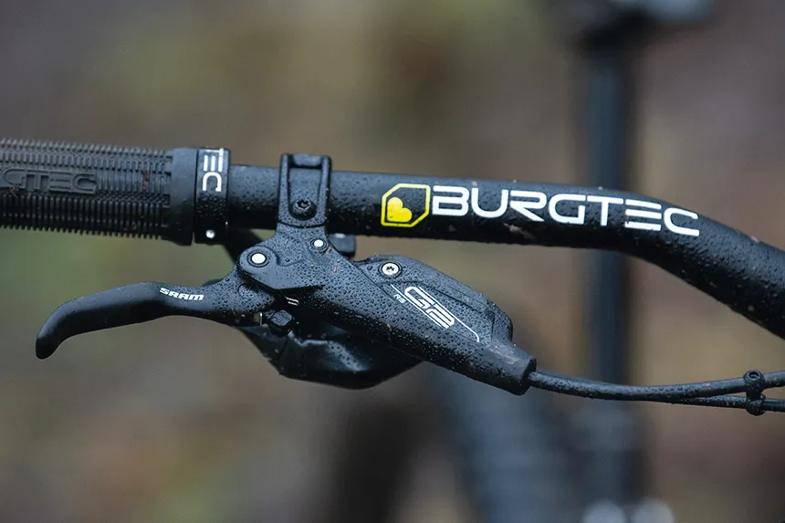 Pace RC529 GX Ćŗltimo 02 Barra de aleación Burgtec Ridewide en la bicicleta de montaƱa rĆgida Pace RC529 GX Ultimate